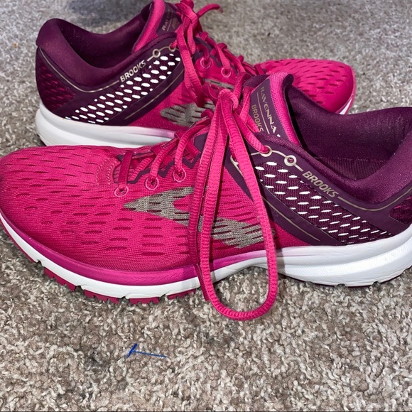 Brooks Shoes - Brooks Ravenna 9 pink purple running shoes Sz 8.5